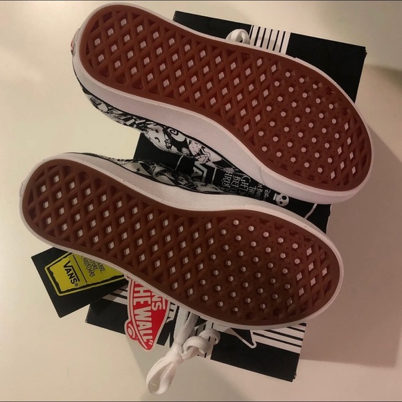 Vans x Nightmare Before Christmas Comfycush Vans - Picture 7 of 8
